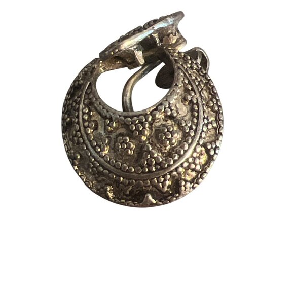 Vintage Silver Tone Clip On Doorknocker Earrings Textured Lightweight Estate 1" - Picture 2 of 5